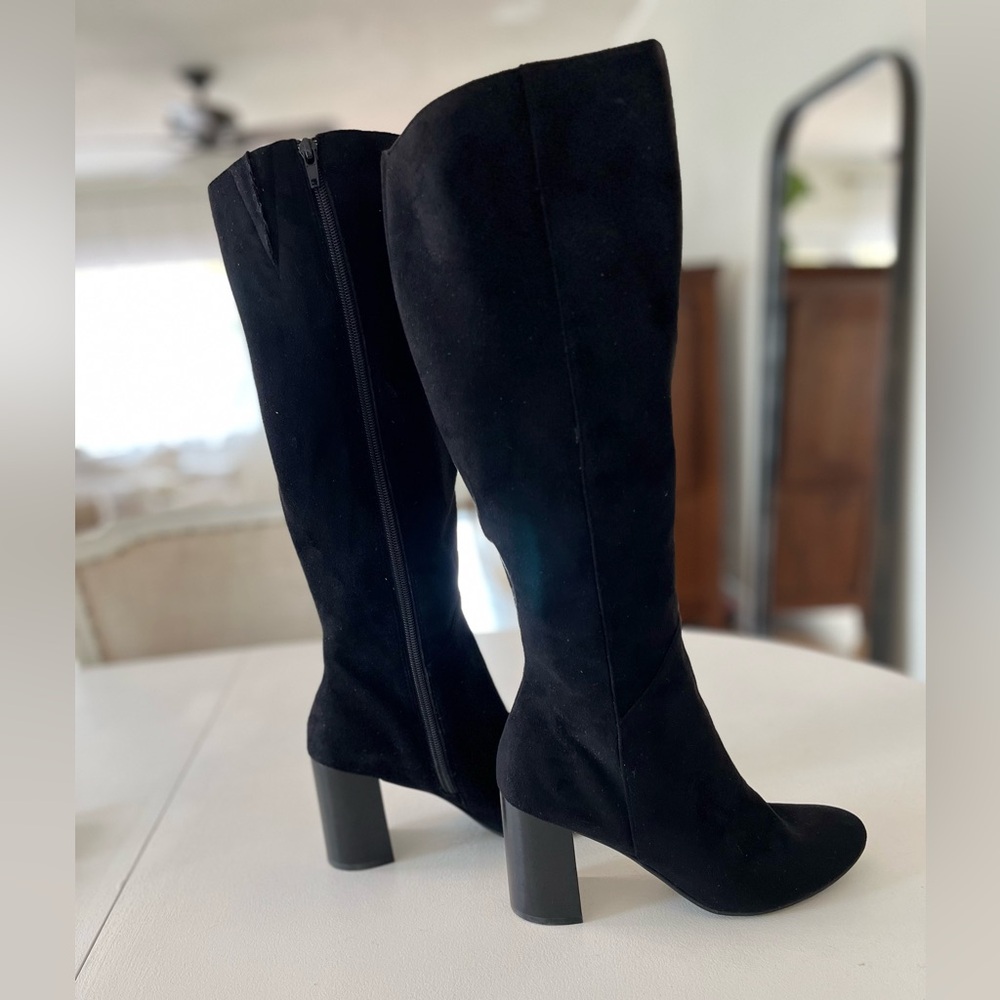 Black Faux Suede Tall Boot with Heel , Size 7 
Great Condition